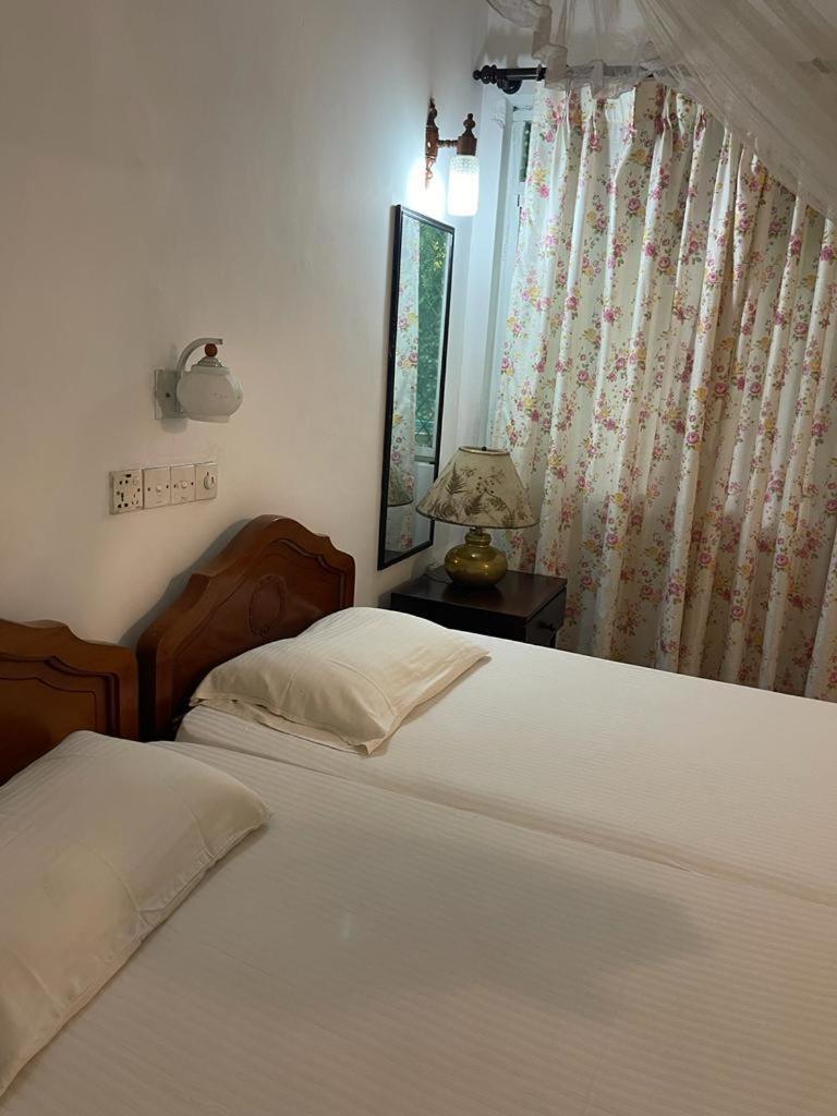 Kandy Inn Madugalle'S Family Guest House Exterior foto