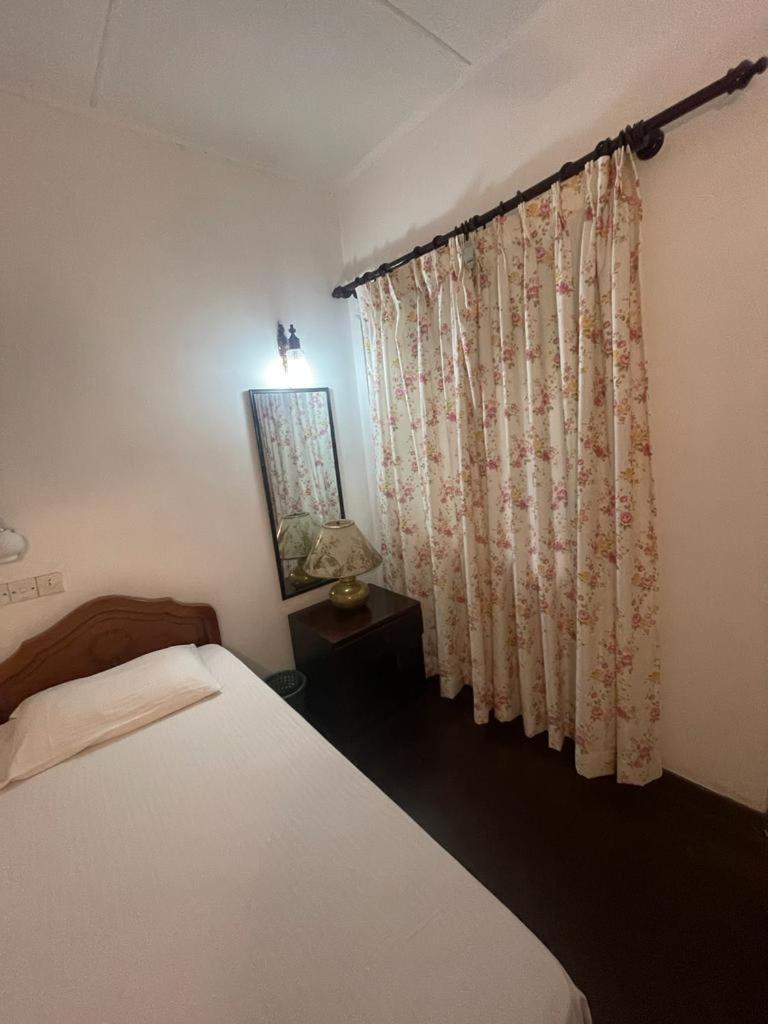 Kandy Inn Madugalle'S Family Guest House Exterior foto